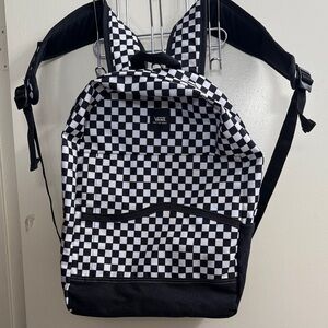 Vans Monochrome Checkered Backpack laptop section, zip around